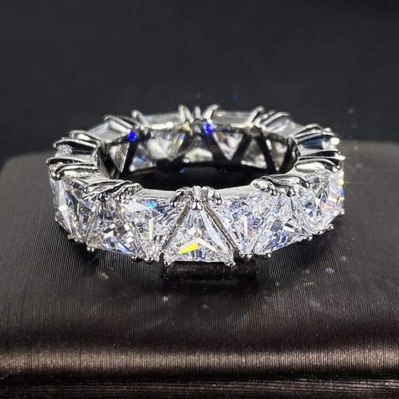Jewelry - 🎊🎊NEW🎊🎊BEAUTIFUL!! TRIANGLE CZ Ring in SILVER Plating 🎊🎊